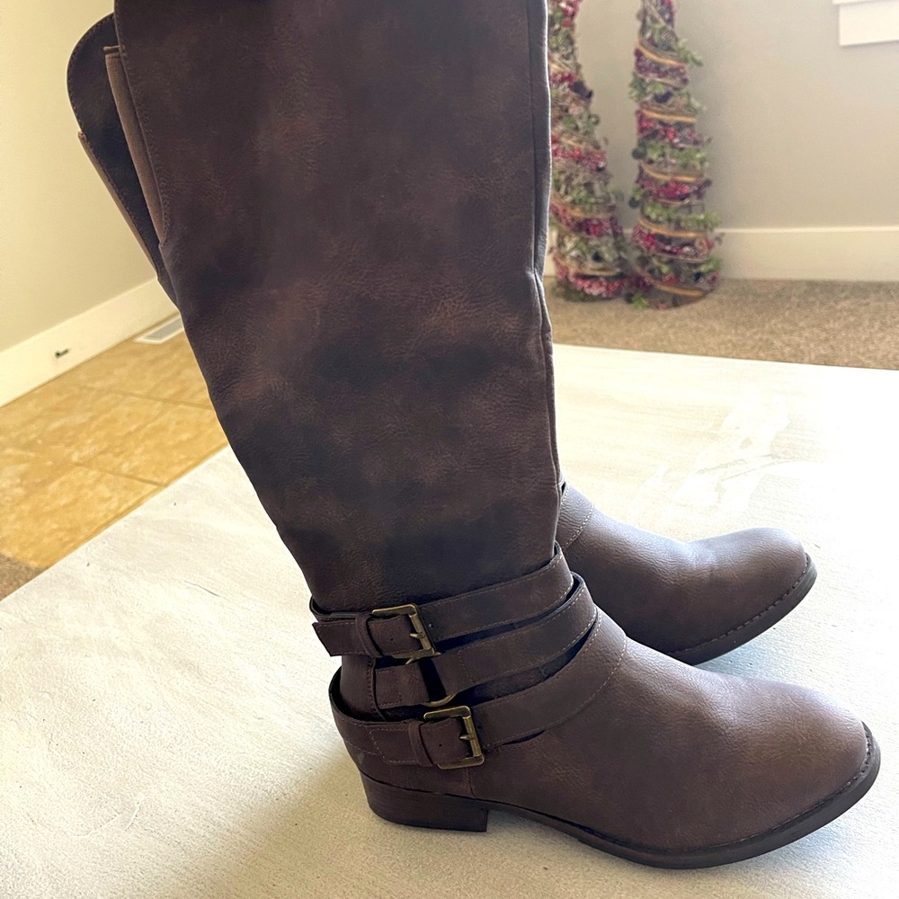 Riding boots